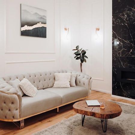 Fabulous And Fancy City Center Designer Apartment Cluj-Napoca Extérieur photo