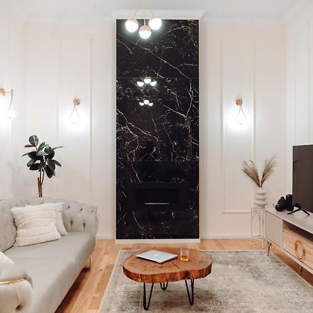 Fabulous And Fancy City Center Designer Apartment Cluj-Napoca Extérieur photo