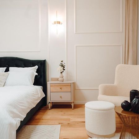 Fabulous And Fancy City Center Designer Apartment Cluj-Napoca Extérieur photo