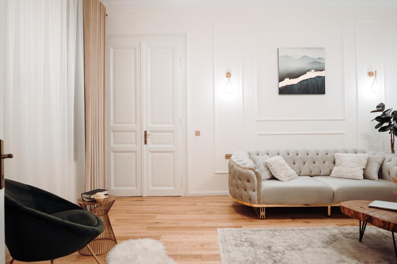 Fabulous And Fancy City Center Designer Apartment Cluj-Napoca Extérieur photo