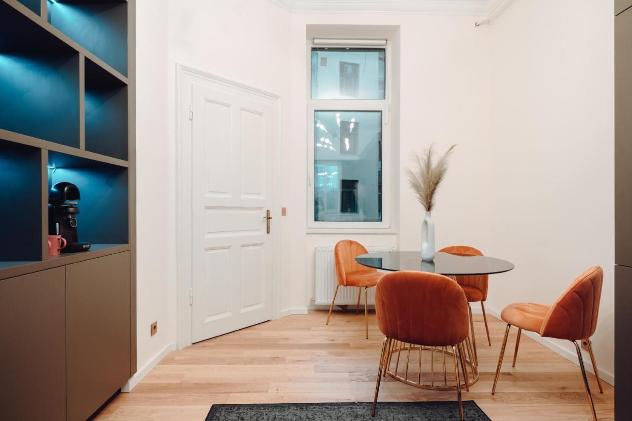 Fabulous And Fancy City Center Designer Apartment Cluj-Napoca Extérieur photo