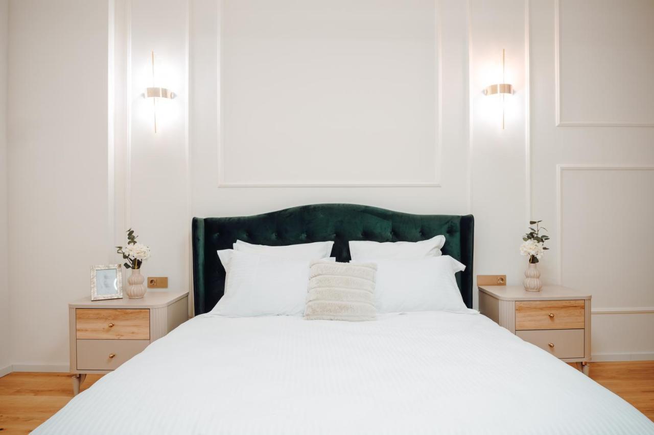 Fabulous And Fancy City Center Designer Apartment Cluj-Napoca Extérieur photo