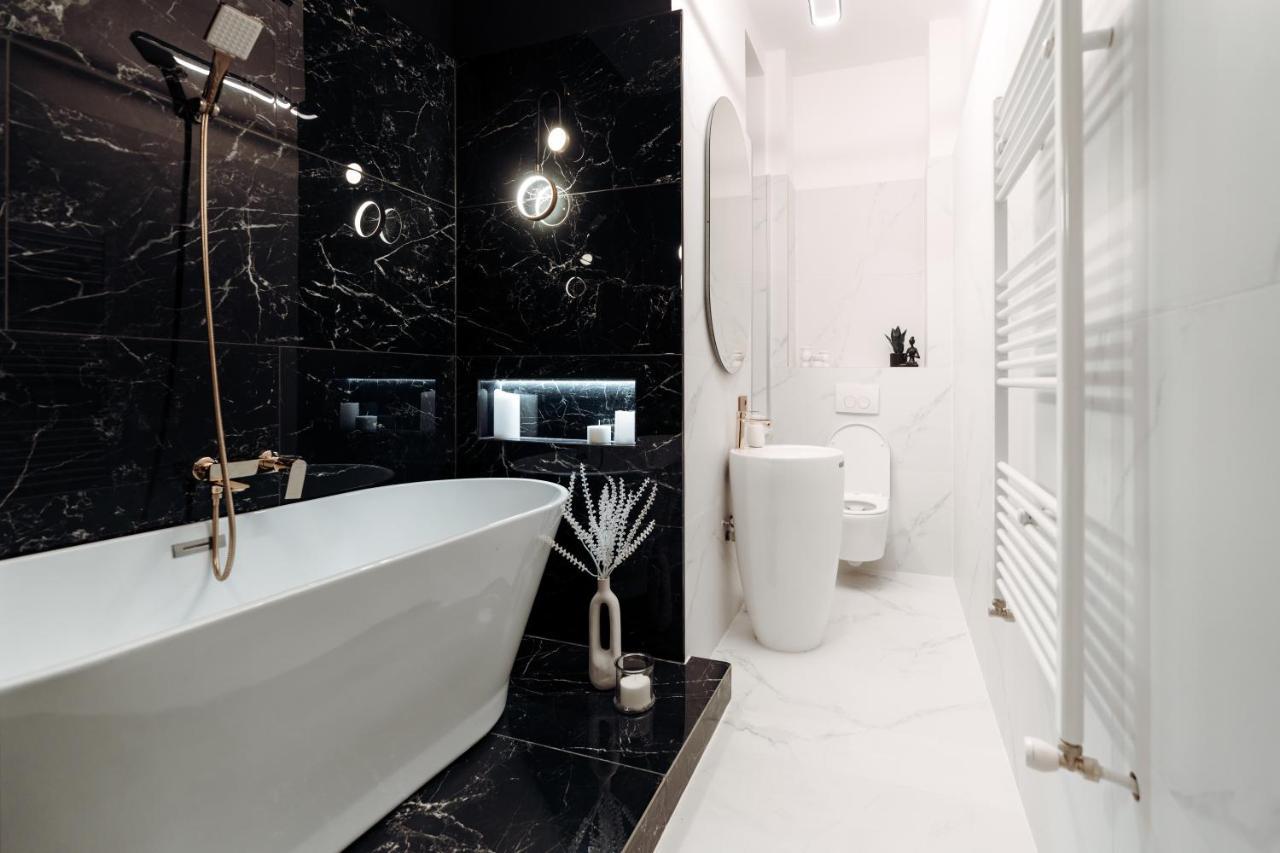 Fabulous And Fancy City Center Designer Apartment Cluj-Napoca Extérieur photo