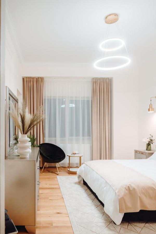 Fabulous And Fancy City Center Designer Apartment Cluj-Napoca Extérieur photo