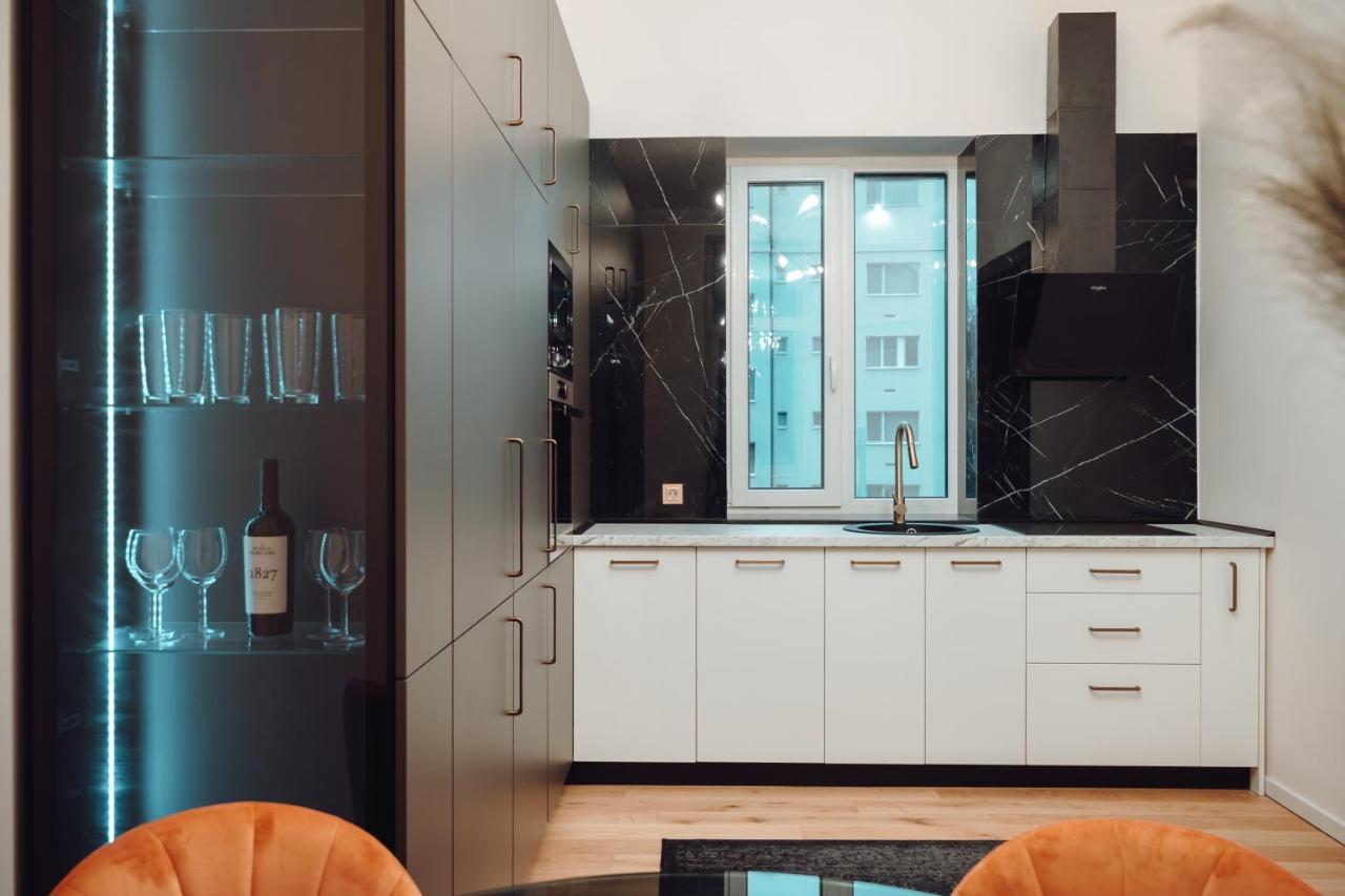 Fabulous And Fancy City Center Designer Apartment Cluj-Napoca Extérieur photo