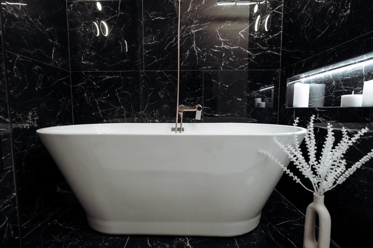 Fabulous And Fancy City Center Designer Apartment Cluj-Napoca Extérieur photo
