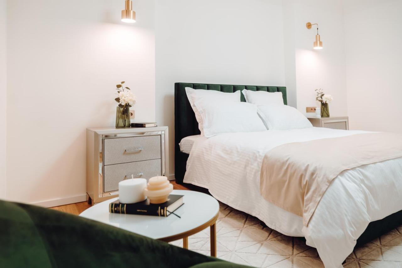 Fabulous And Fancy City Center Designer Apartment Cluj-Napoca Extérieur photo